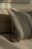 Grafitfarbenes Dekokissen WOOL 45x45 Grafitfarbenes Dekokissen WOOL 45x45